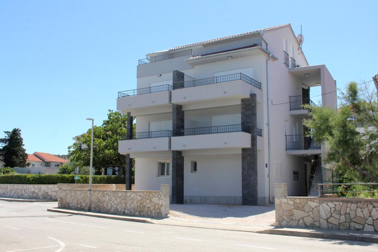 Apartmani Sara 2 Бетина Экстерьер фото